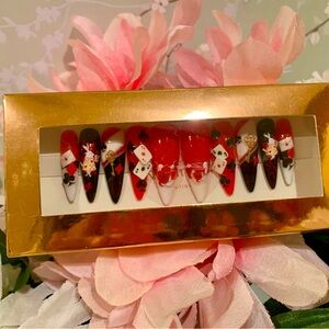 NAIL ART & CO. BOUTIQUE: White Rabbit Press on Nails